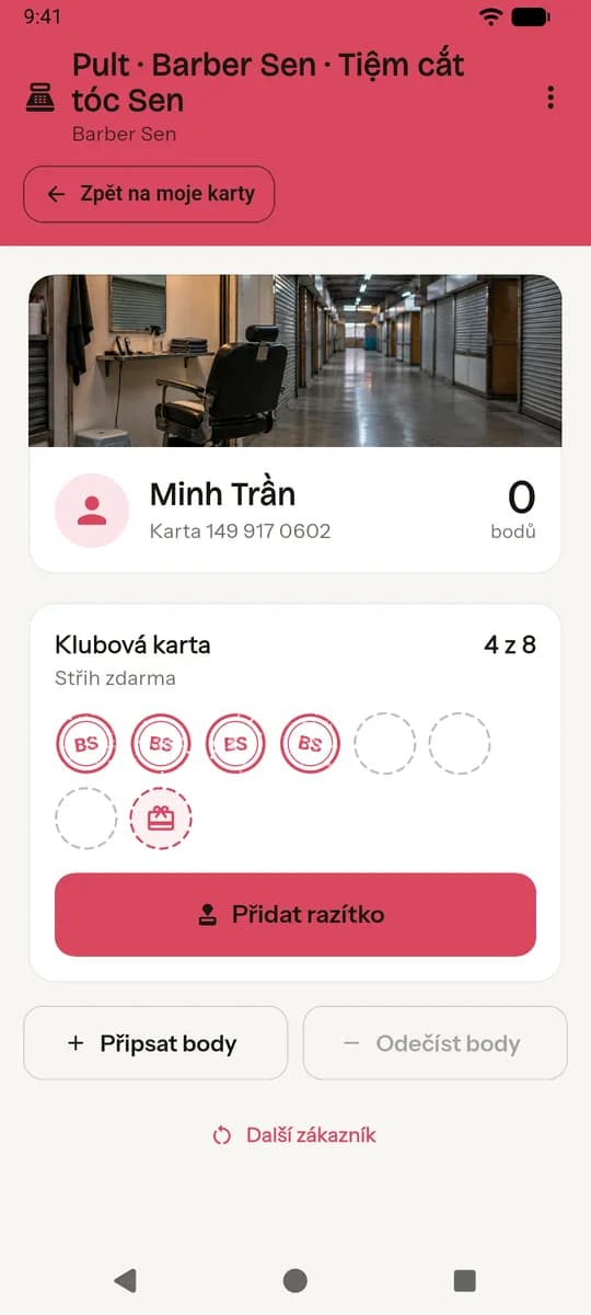 Pult v telefonu obsluhy: načtená karta zákazníka Minh Trần a tlačítko Přidat razítko