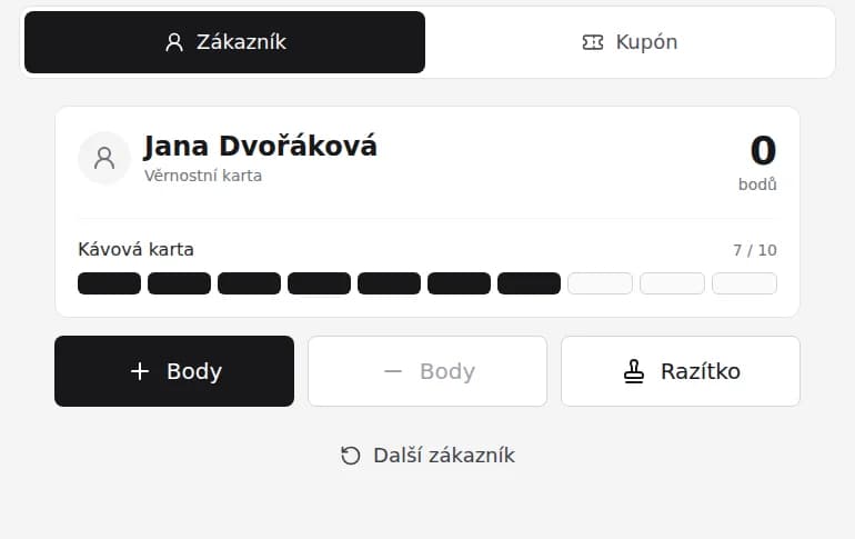 Webový Pult v prohlížeči — načtená zákaznice, kávová karta 7 z 10, tlačítka Body a Razítko (skutečná obrazovka)